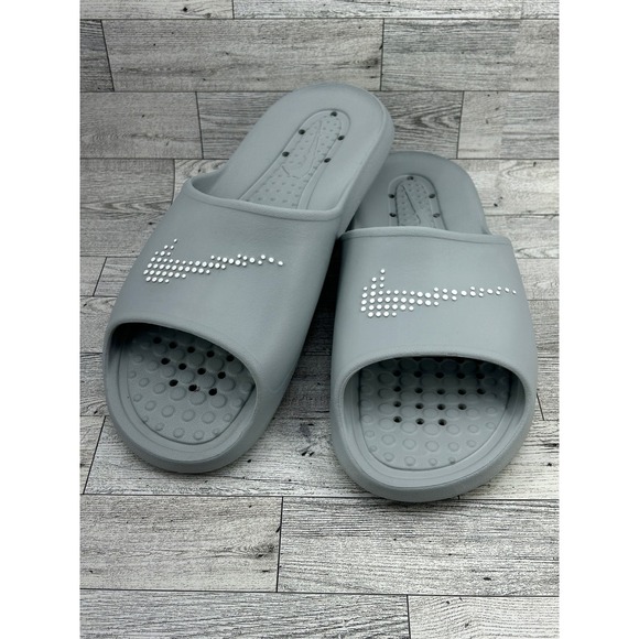 Nike Slides Men's Size 12 Gray Rhinestone Logo Comfort Sandals Casual - Picture 1 of 12